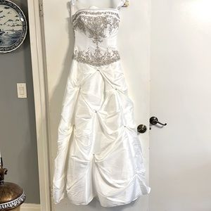 Cinderella Wedding Dress w/Veil and shawl